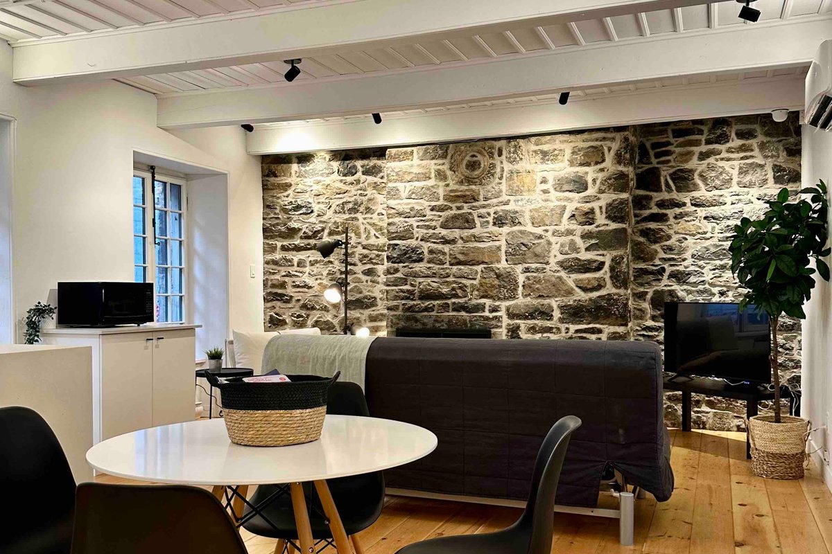 Charming 2 BR in the Heart of Montreal’s Old Port