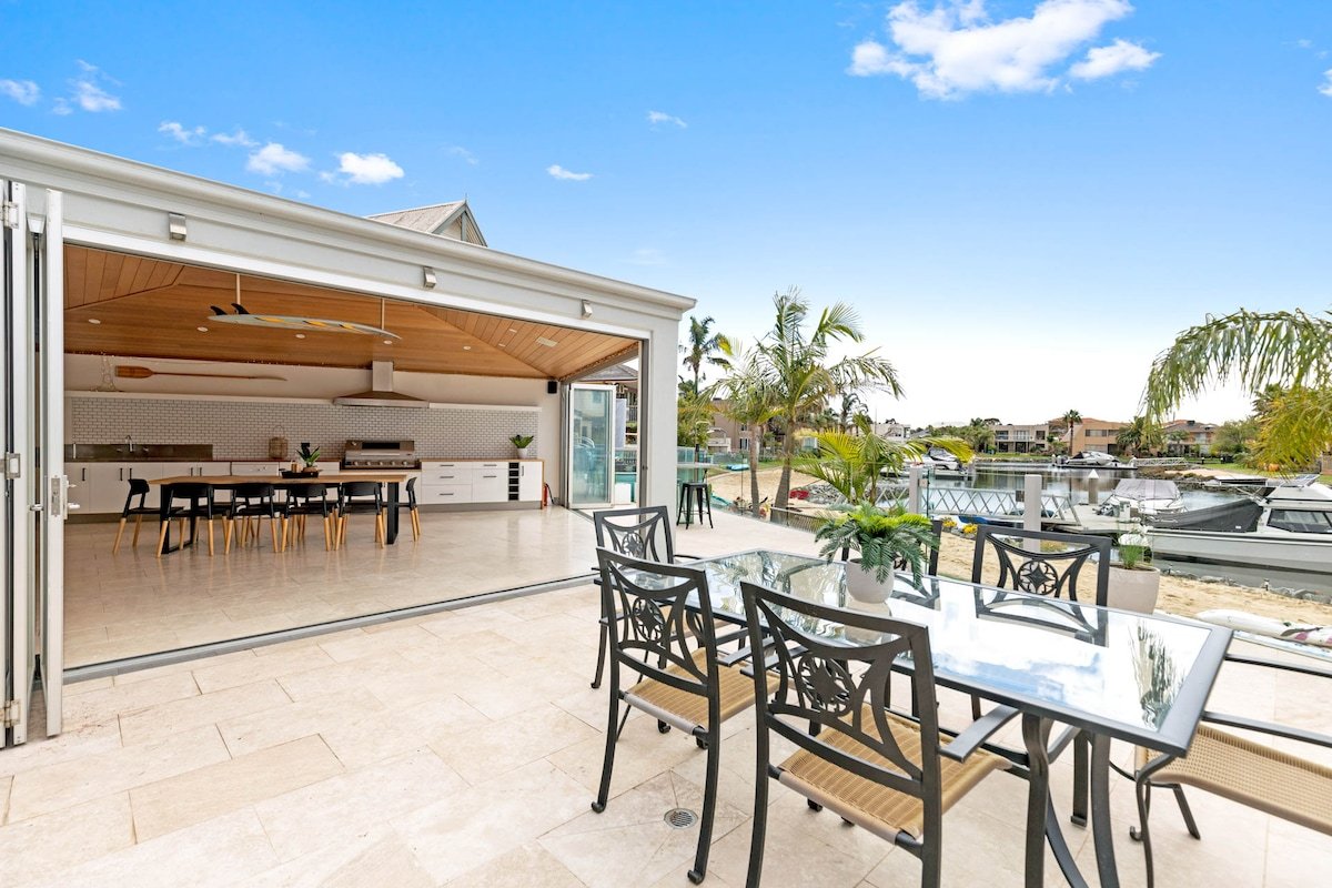 The Beach House: Waterfront with Boat Mooring gallery image 3