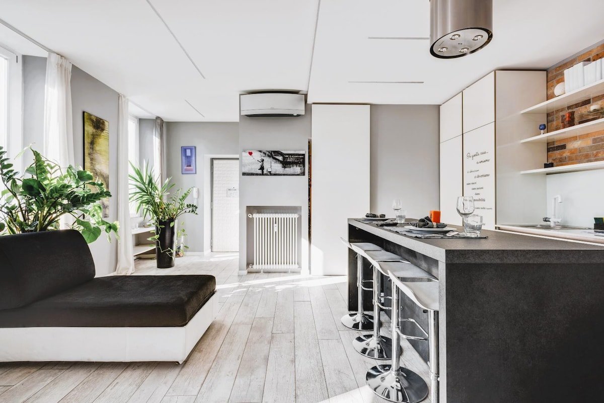 Modern apartment in Milan center gallery image 4