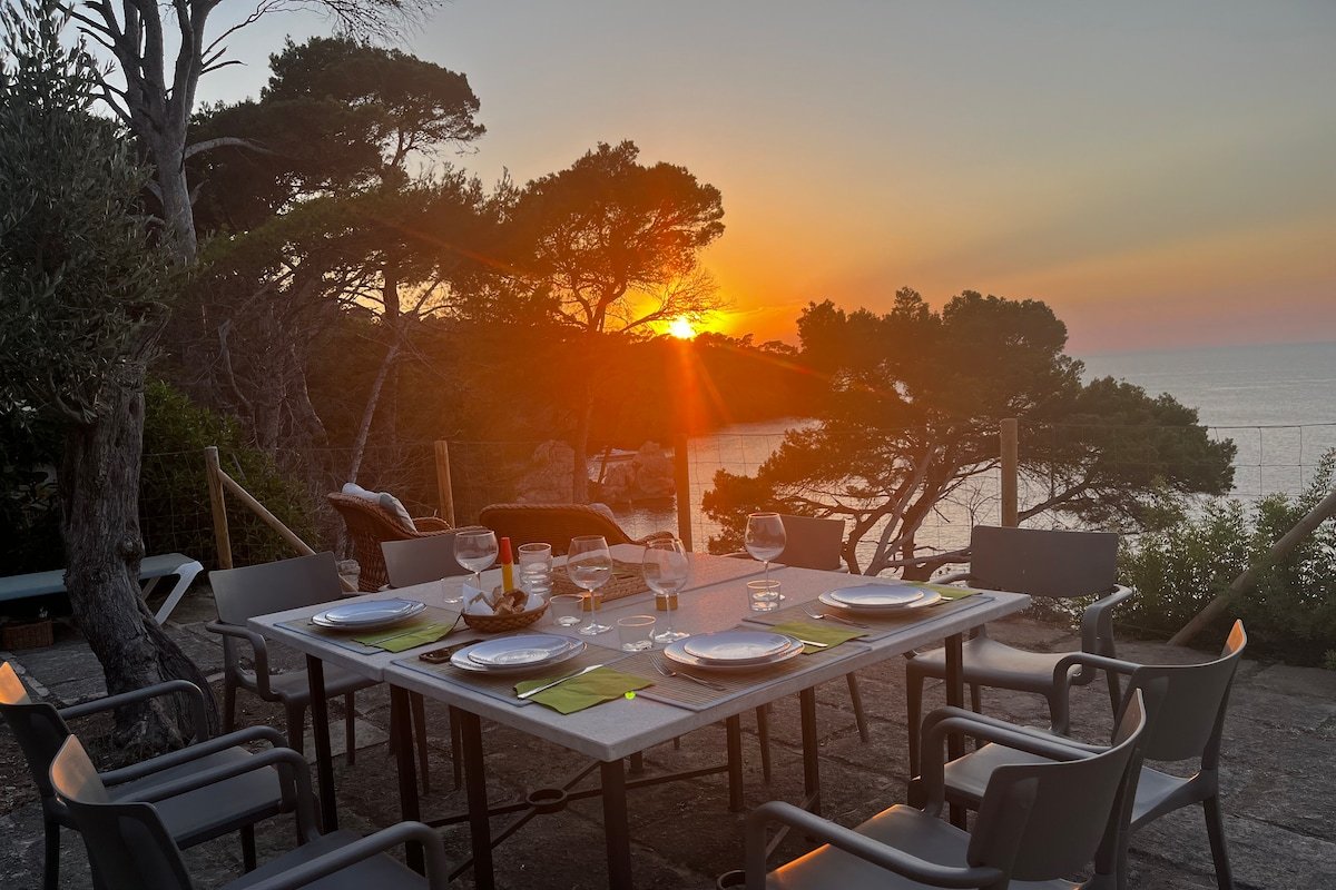 Exclusive Location with direct access to the Sea gallery image 5