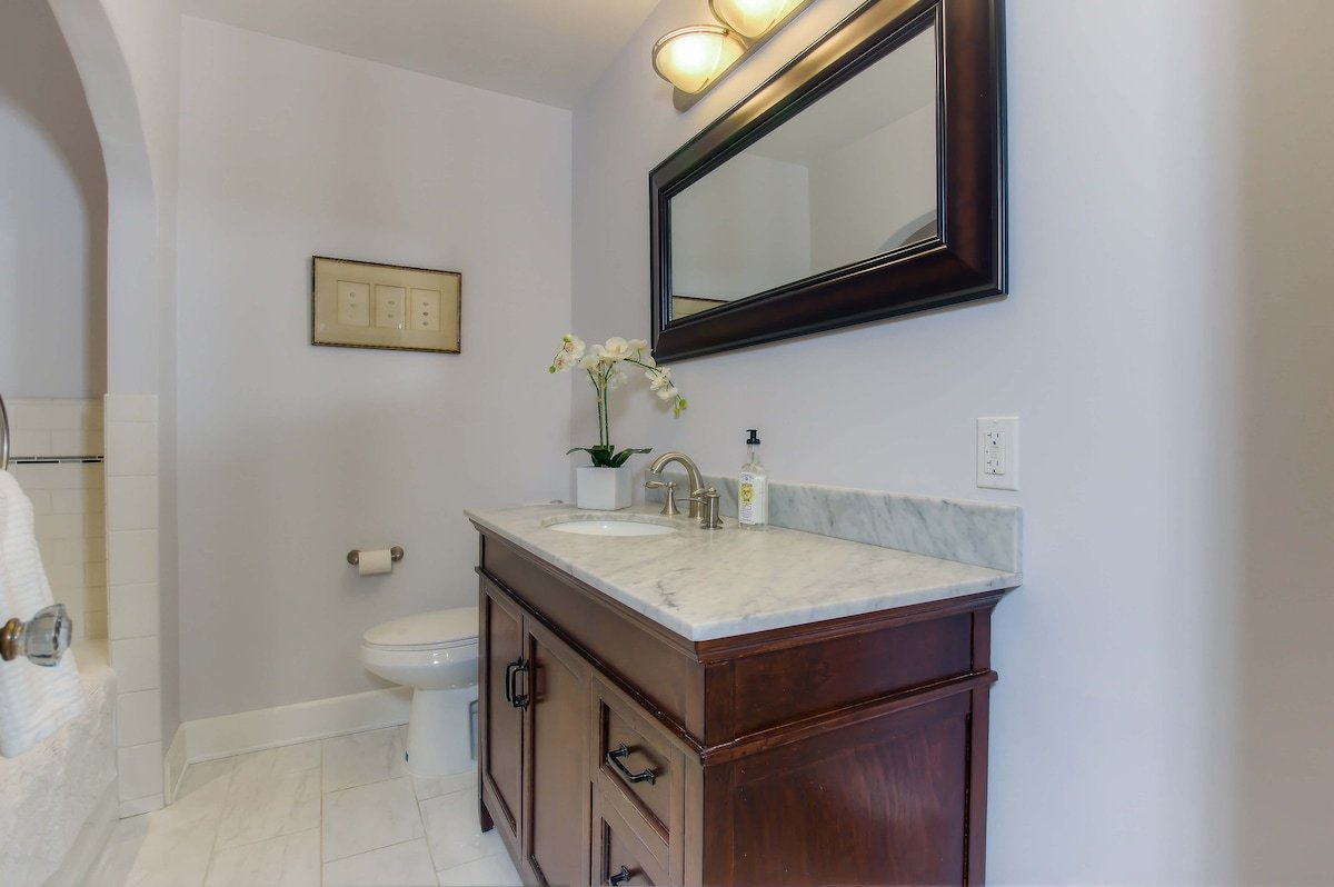 Luxury beautiful Pasadena 1928 Spanish 2bd home gallery image 5