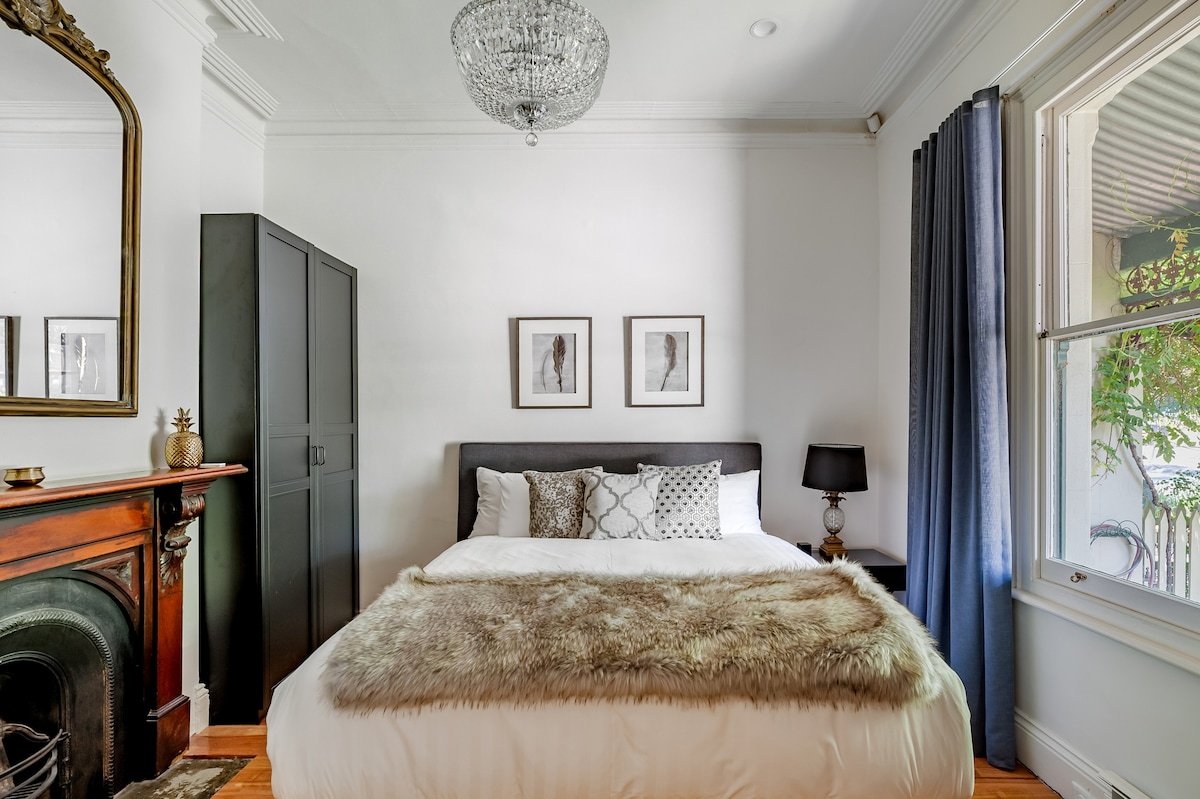 Luxurious Terrace Home: Central Melbourne Oasis gallery image 4