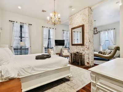 Bright Villa w Heated Pool & Pool Table 5br|4ba