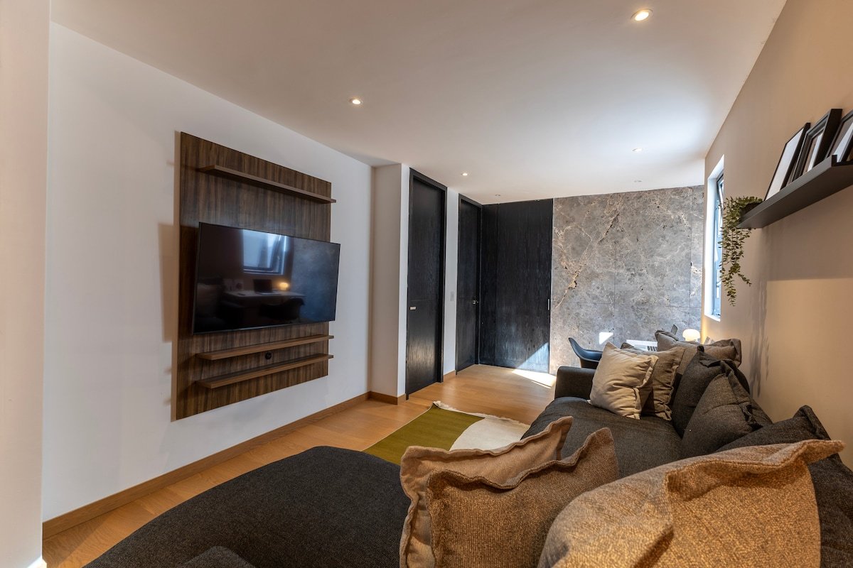 4BR Penthouse in Polanco w/Terrace Views & Parking gallery image 5