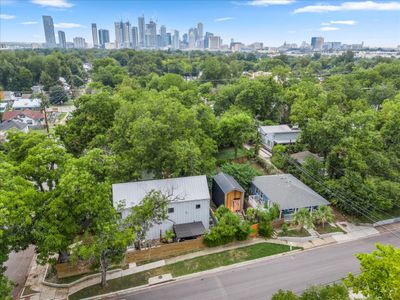 Walkable 3-home 3,800 sq-ft Villa
