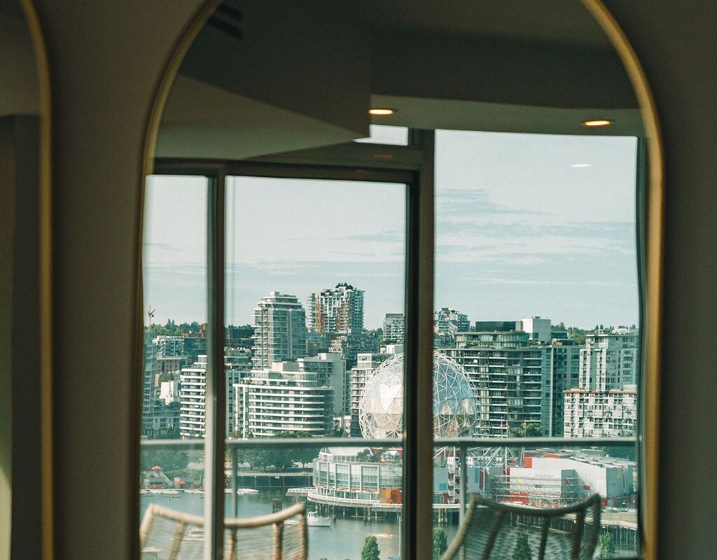 Arbutus Flat | A Cozy, Aesthetically-Driven Stay gallery image 5