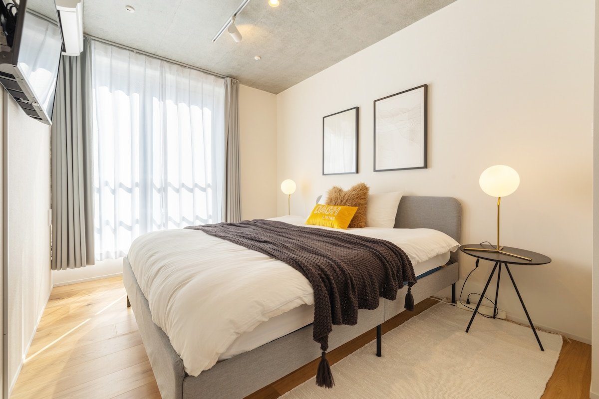 2BR Modern Penthouse w Terrace in Kagurazaka gallery image 3