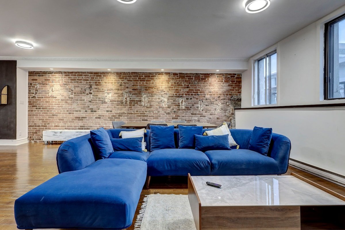 Historic Charm in Old Montreal gallery image 3