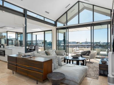 The Waterfront Marina – Penthouse 403 Paregon