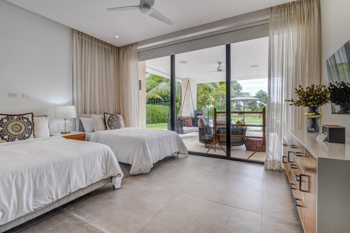 Hacienda B31 -Sophisticated Golf Course View Villa gallery image 5