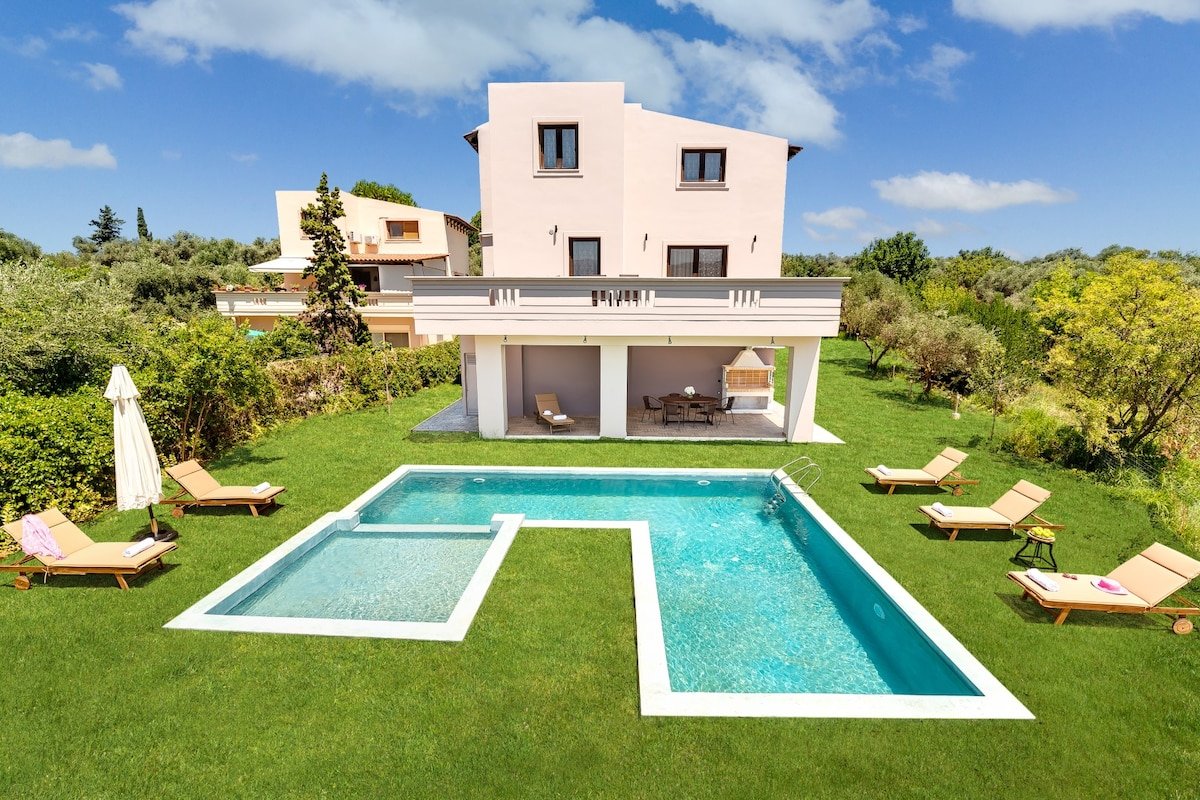 New Villa★Private heated pool★Wifi★BBQ★5 bedrooms gallery image 2
