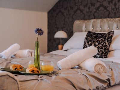 Spacious Home Near Manchester United Stadium