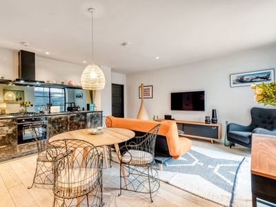 Notting Hill Sauna Hiatus – by Out of Office Lifes