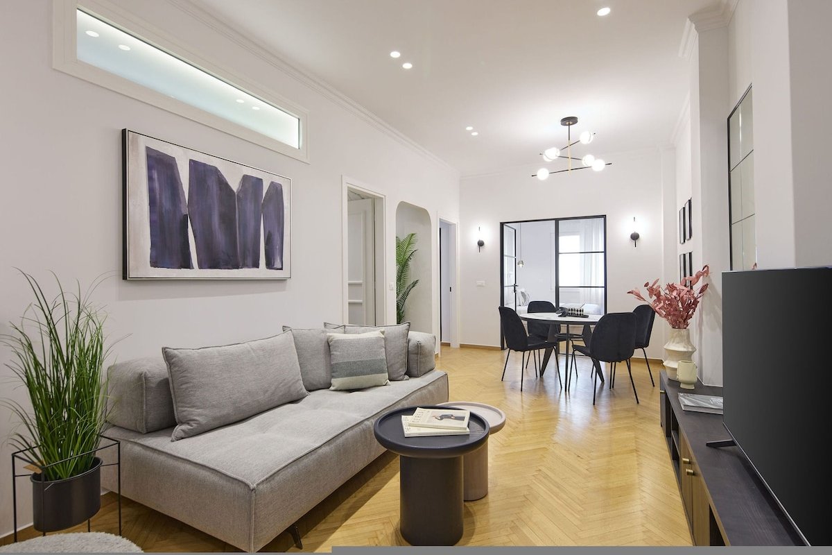 The Athenian Chic Elegant Residence in Kolonaki gallery image 2