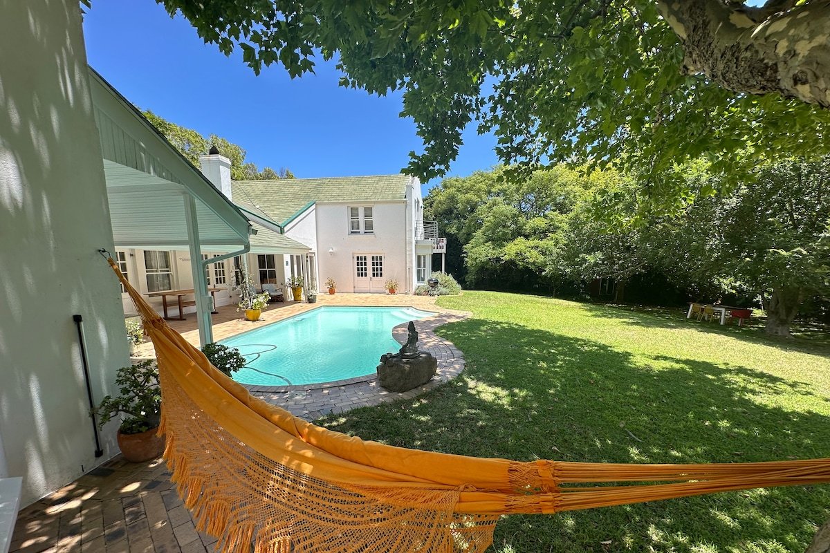 Farm Style Rustic Mansion, Hout Bay gallery image 3