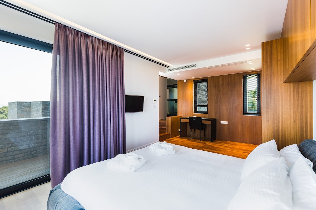 Litinus Regia gallery image 5