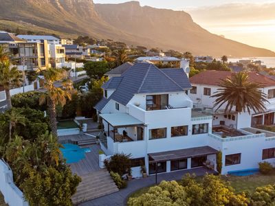 Maison De La Mer – Luxury Camps Bay Villa