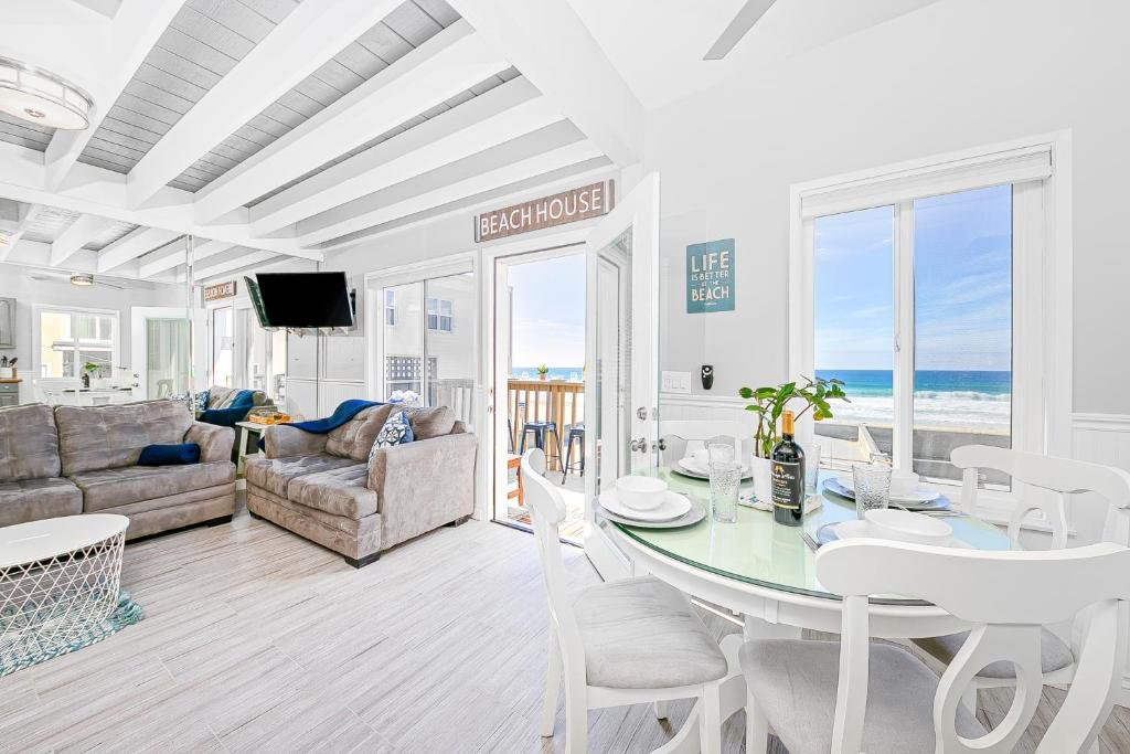 Renovated Coastal Haven w/ Spectacular Ocean Views gallery image 3