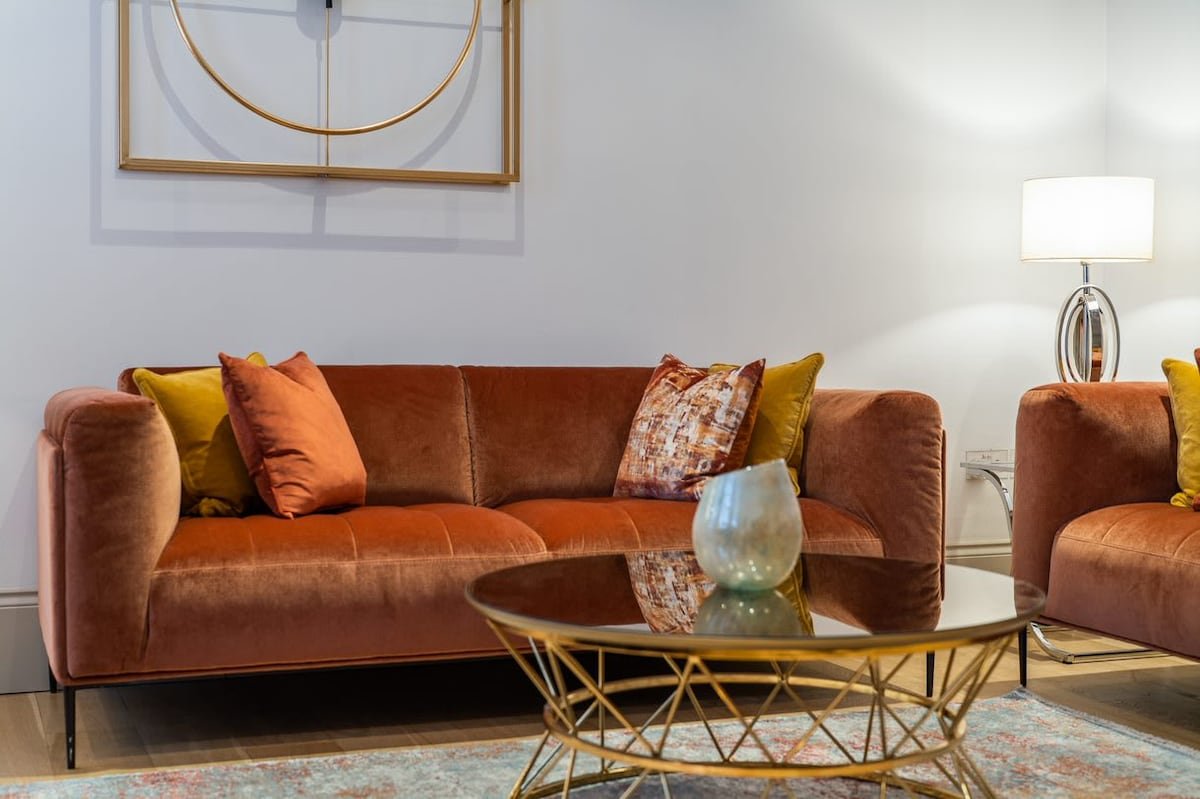 Luxury 4-Bed Apartment in Mayfair gallery image 2