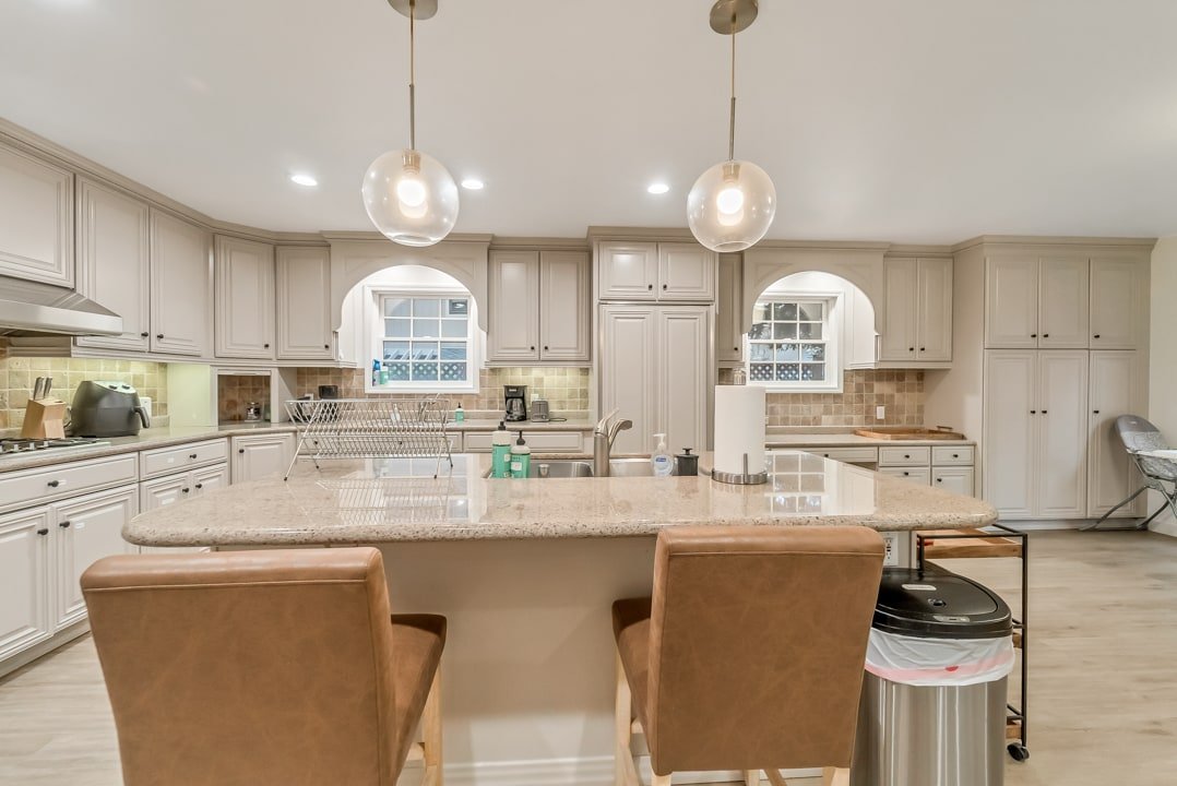 Beautiful Home in Mountain View! gallery image 3