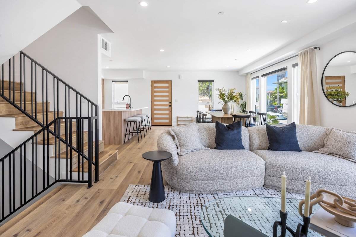 Hollywood Modern Getaway #2 gallery image 3