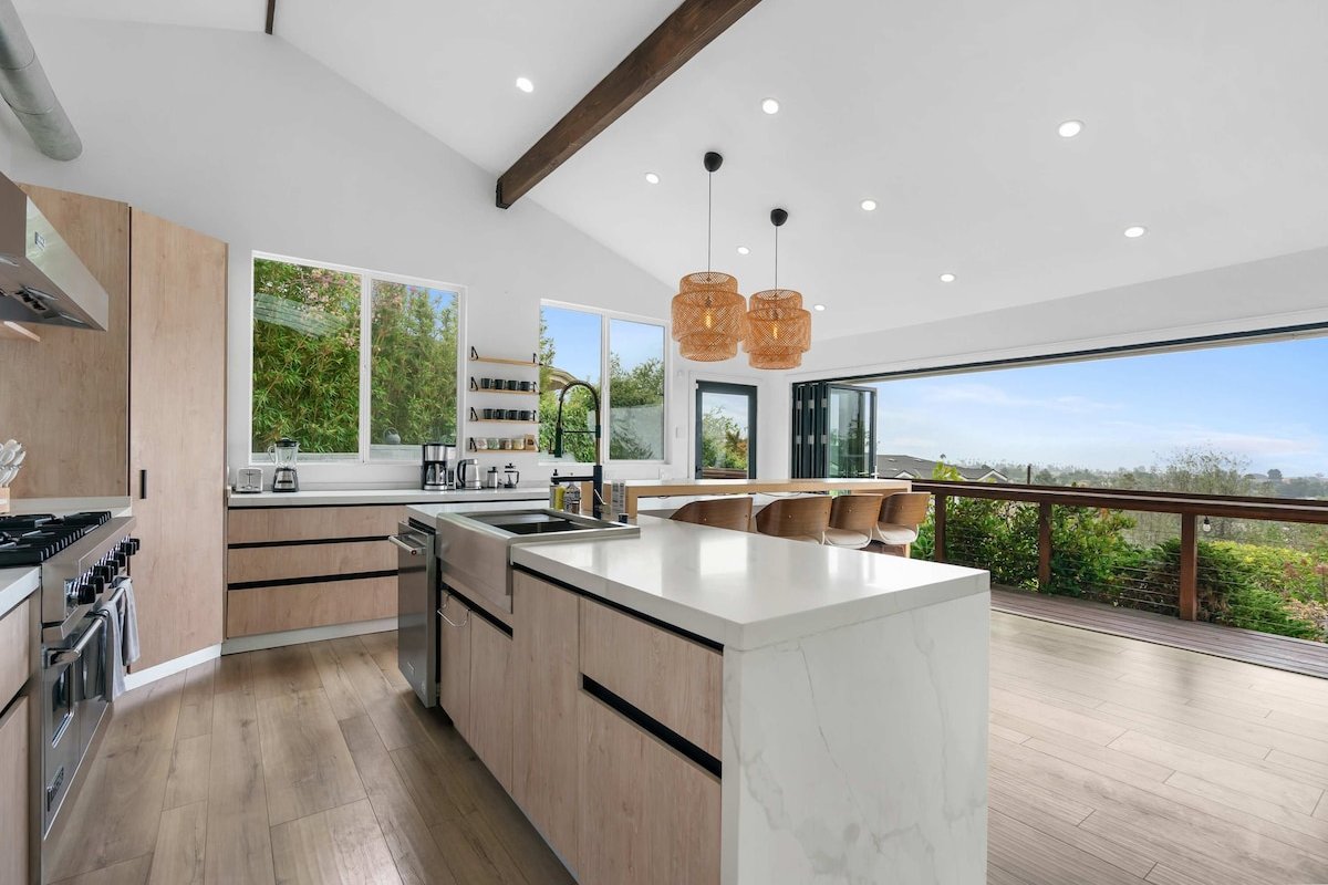 New Listing! Palisades Paradise by Colby & Conrad!