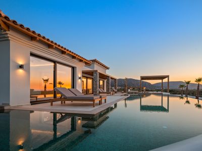 Villa Anassa – Luxurious 4-Bedroom Villa