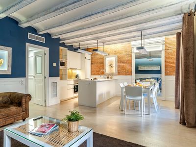 Apt Deluxe with breakfast by Colon EnjoyBCN Apts