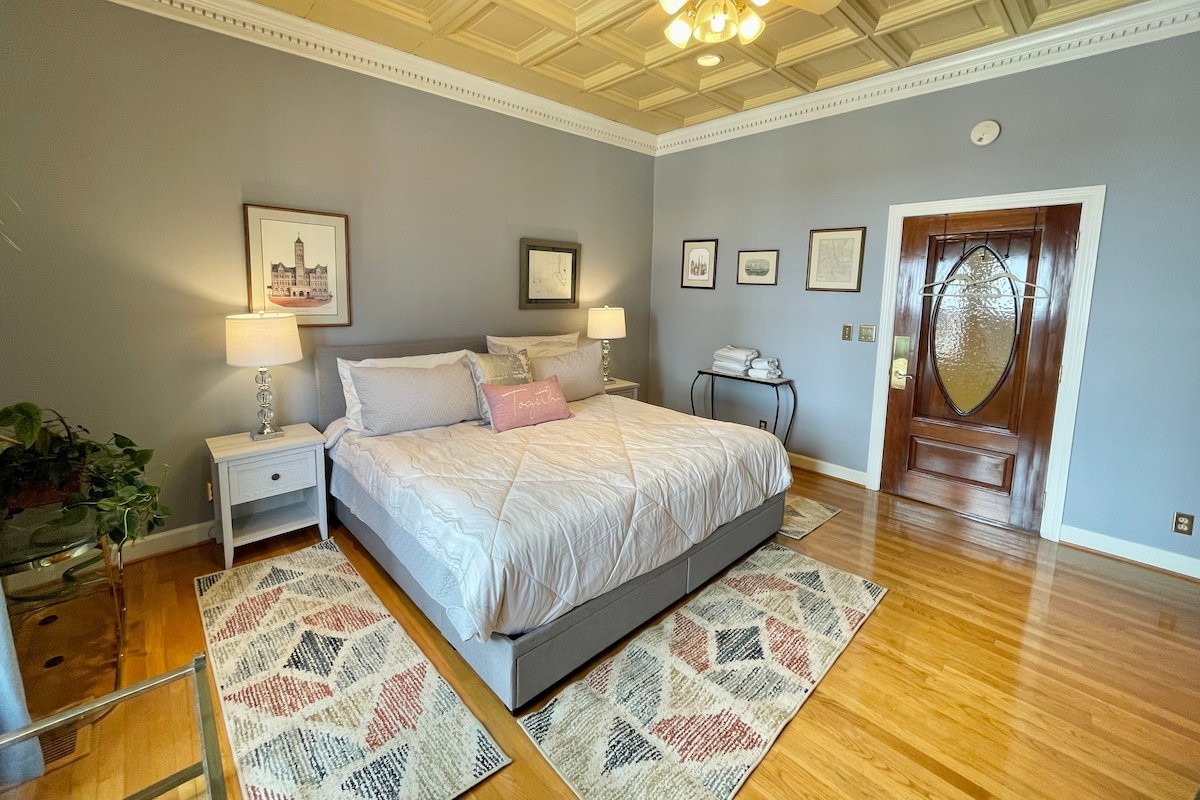 D’town gated home firepit/pk6cars, Pets/PickleBall gallery image 5