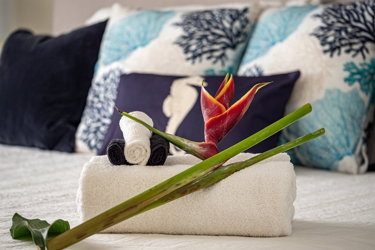 Secluded Sands ~ 7BR 4BA Private Beach Access, A/C gallery image 5