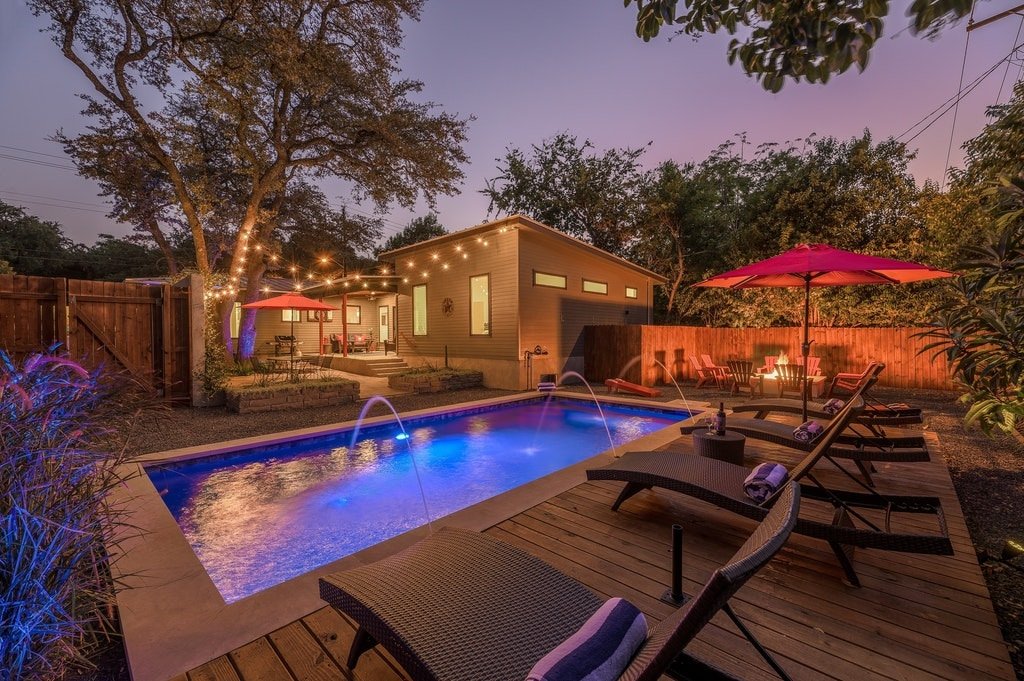 SocoVilla: Downtown Pool GolfGreen FirePit 18Beds gallery image 2