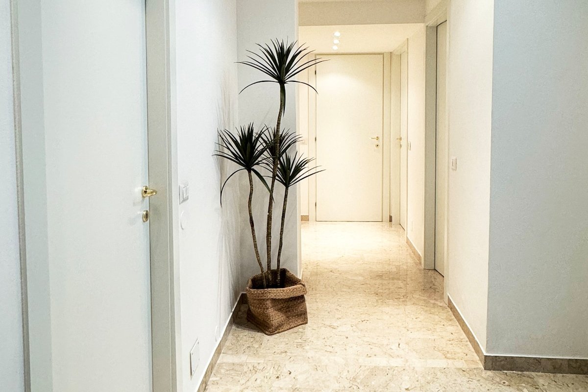 Solari Apartment – Design District-4 mega suite gallery image 3