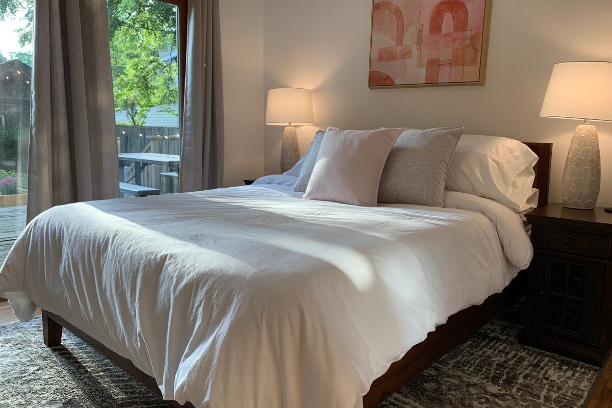 OSU & Riverside| Washer & Dryer| Fenced Backyard gallery image 3