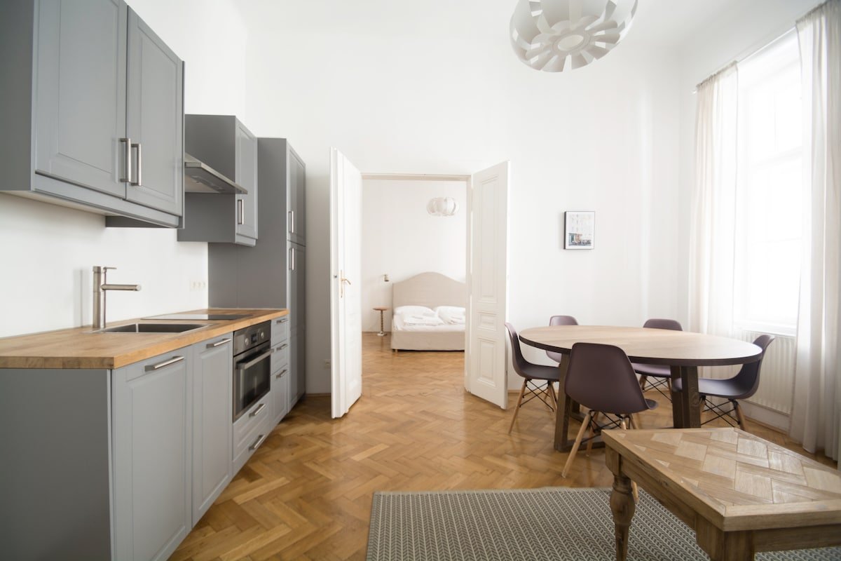 Fabulous City Center Apartment – Apt 23 gallery image 5