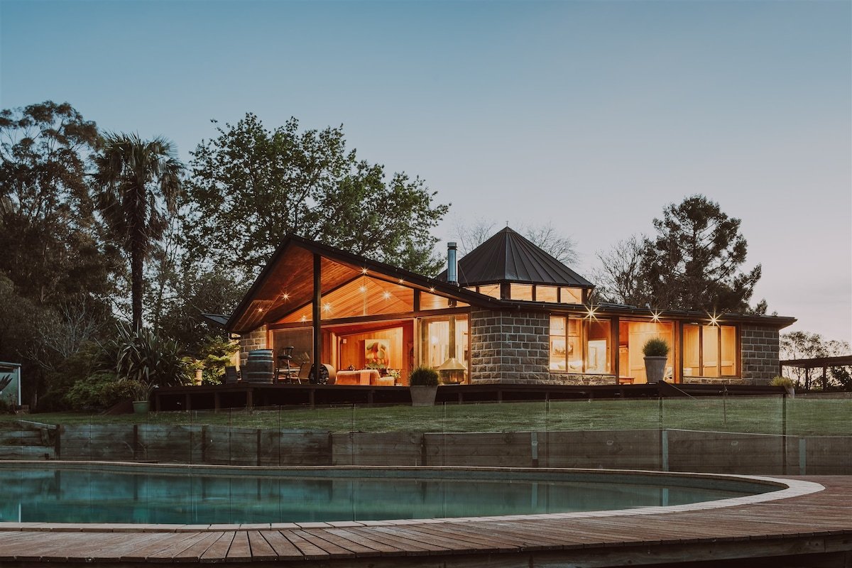 Luxurious Unique, Private Paradise-Kangaroo Manor gallery image 2