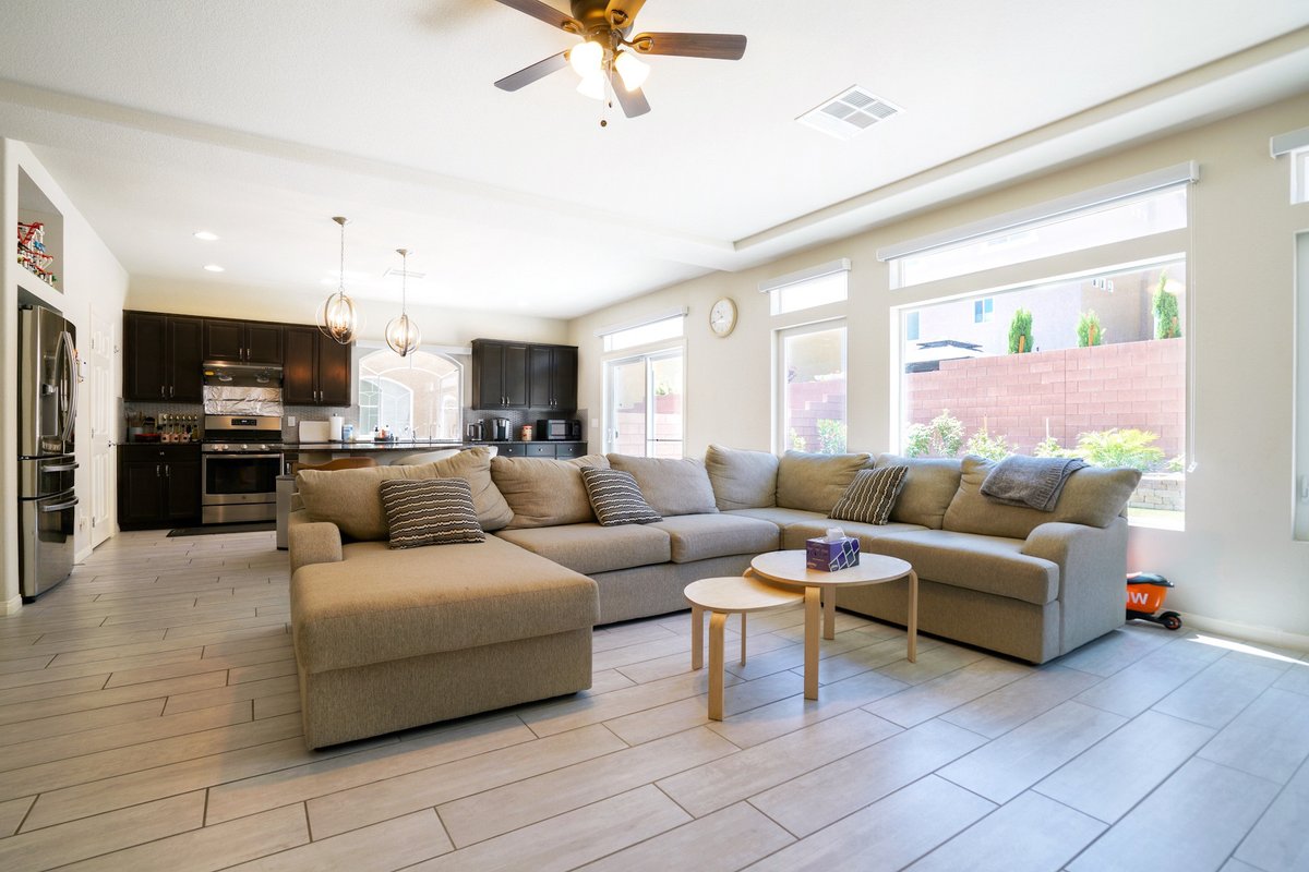 Holiday specials｜Bright &Cozy home& Kids play area