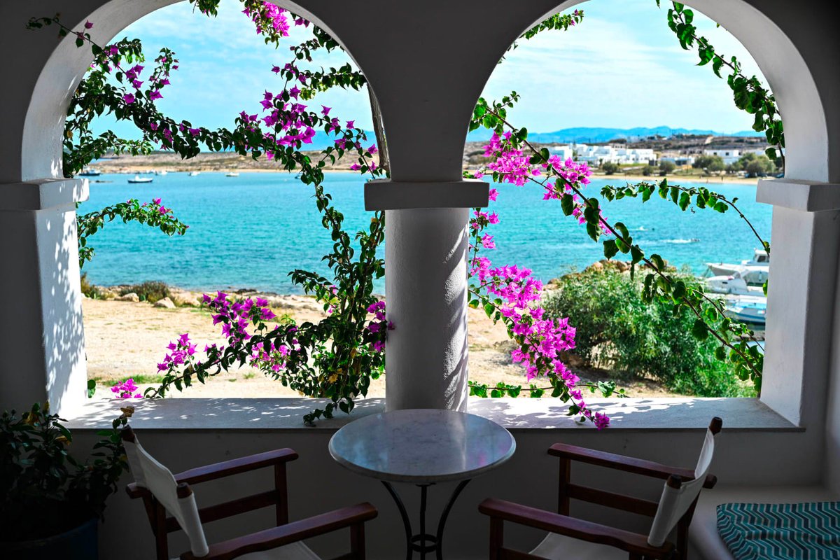 Beachfront Naoussa Bocamviglies – Up to 21 guests