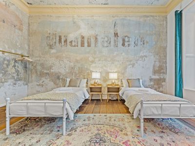 moderne Wohnung im Schillerkiez,4 Zimmer, 10 Gäste