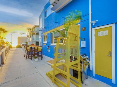 Ocean View ☆ Steps to Beach & Dining ☆ AC ☆ DogsOK