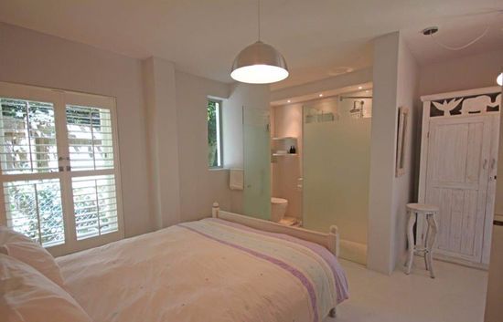 Photo 2 of Berry House accommodation in Llandudno, Cape Town with 4 bedrooms and 4 bathrooms