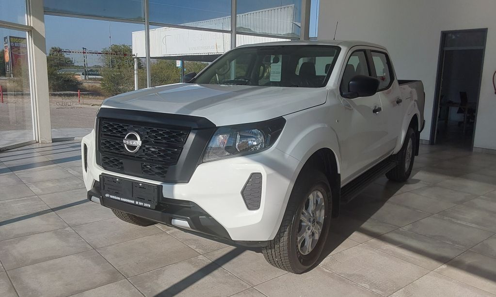 NISSAN NAVARA 2.5DDTI SE PLUS  for Sale in South Africa