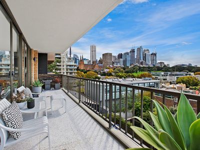 Stylish, Spacious, Spectacular Views Parking & Bbq