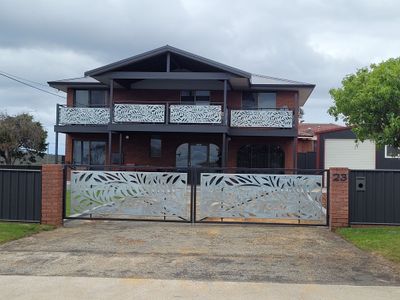 Albany Hillview. Views of ocean, harbour and range