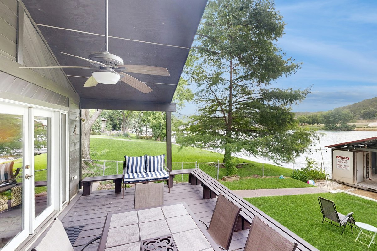 Chic 2BR Lakefront | Dock | Deck | W/D