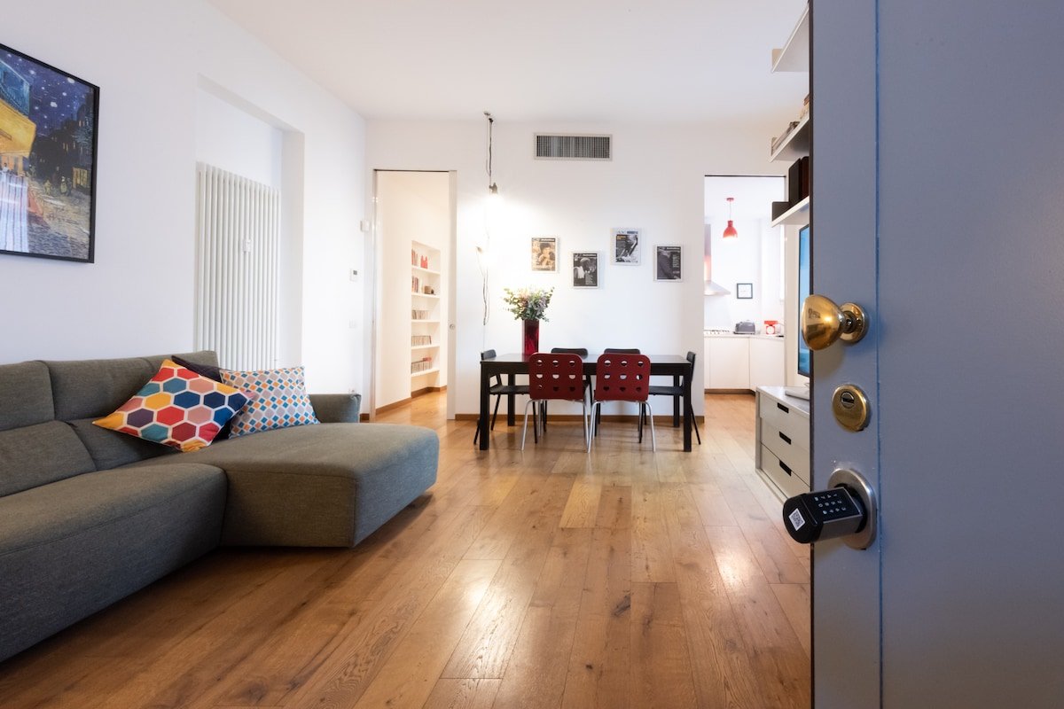 Corso di Porta Nuova 34: Downtown Jazz Vibes gallery image 2