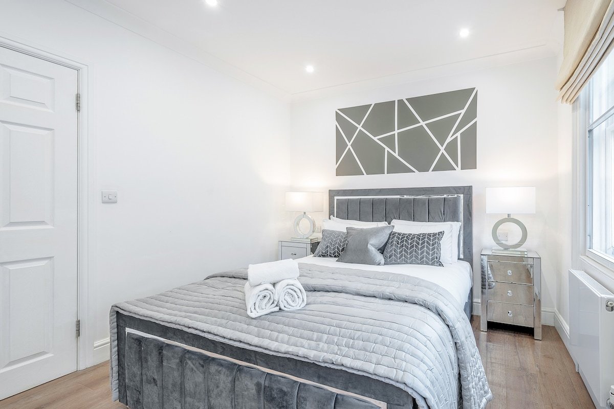 The Royal Sheperd / 2Bed 2Bath gallery image 3