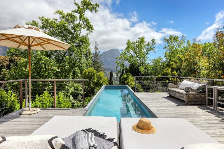 Villa Rose featured image