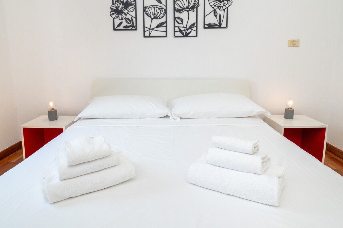 Keys Of Italy – XXV Aprile 9 / Dazzling 2 Room Apt gallery image 4