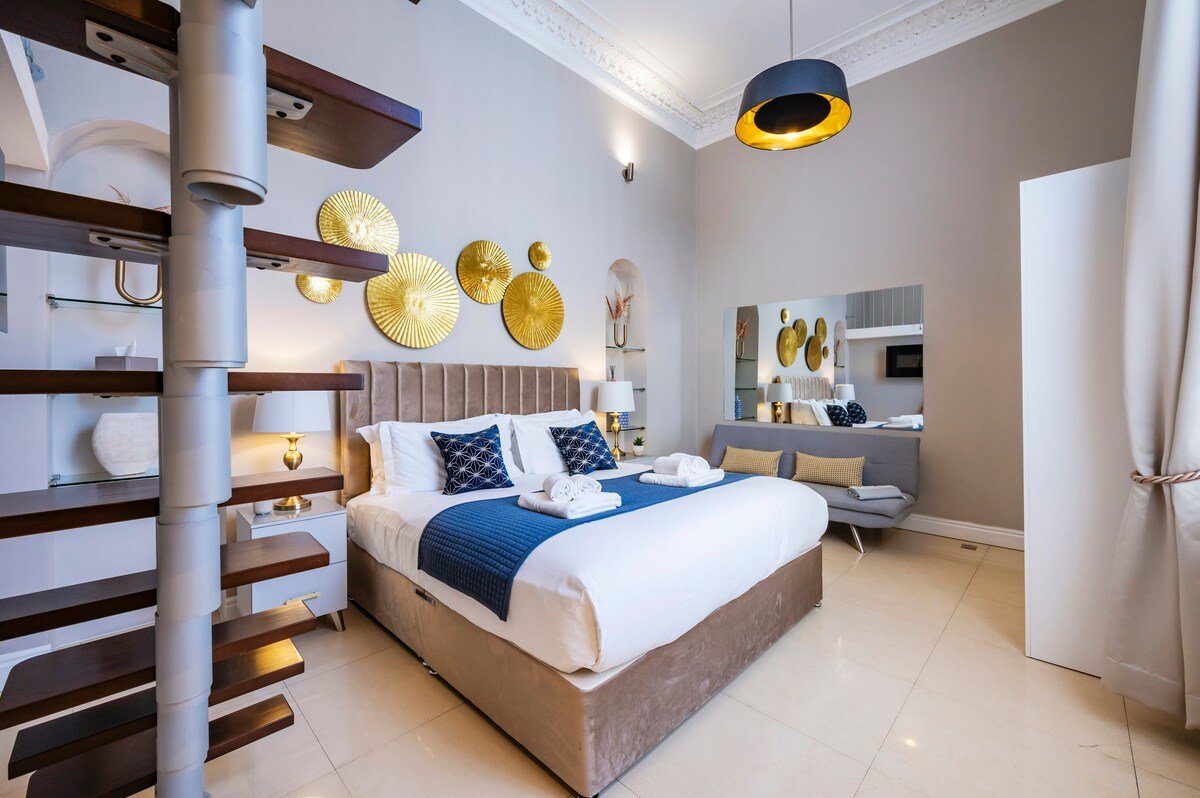 2 Bedroom Contemporary Victorian Apartment London gallery image 4