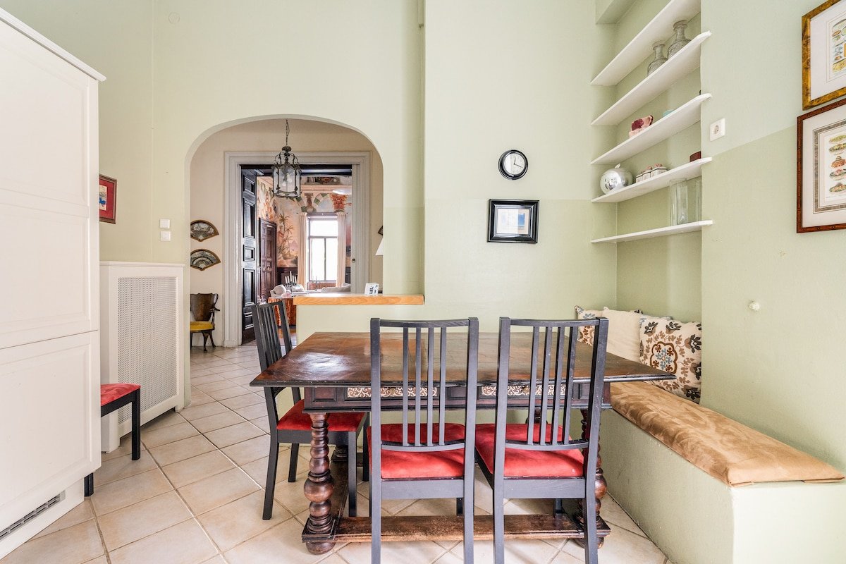 Former Imperial Palace Turned Condo gallery image 4